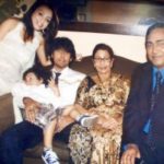 Sonu Nigam with his mother father and wife children